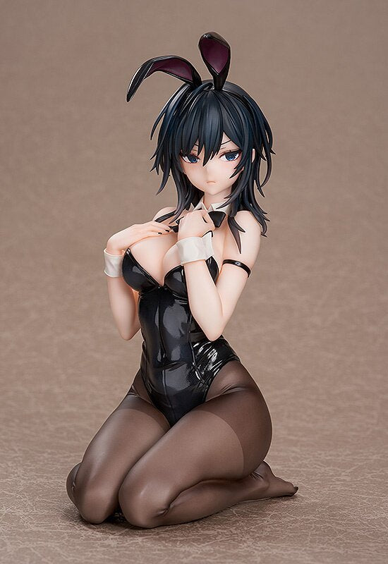 Front view of Ishimi Yokoyama Black Bunny figure