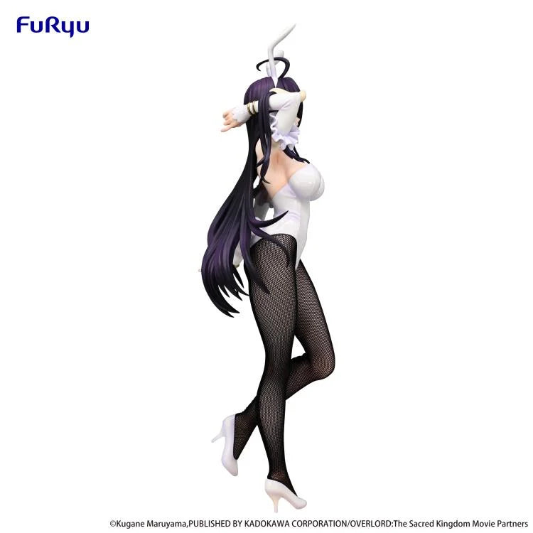 Side angle showcasing Albedo’s dynamic pose and costume details.