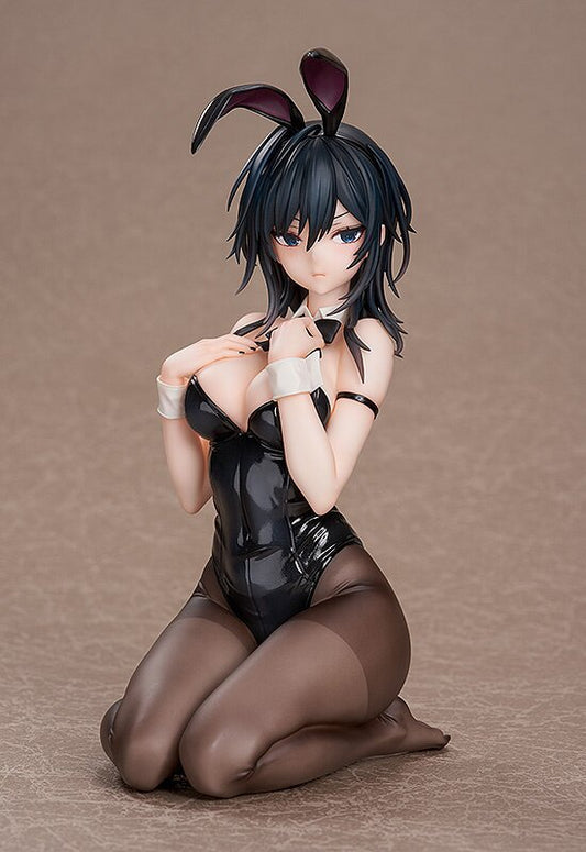 Front view of Ishimi Yokoyama Black Bunny figure