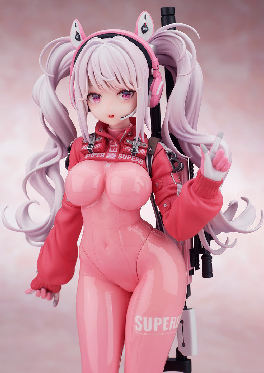 Close-up of Alice’s detailed face and weapon from FLARE figure.