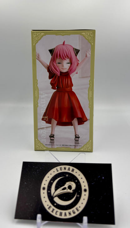 Packaging of the Anya Forger Party Ver. Premium Figure by SEGA.