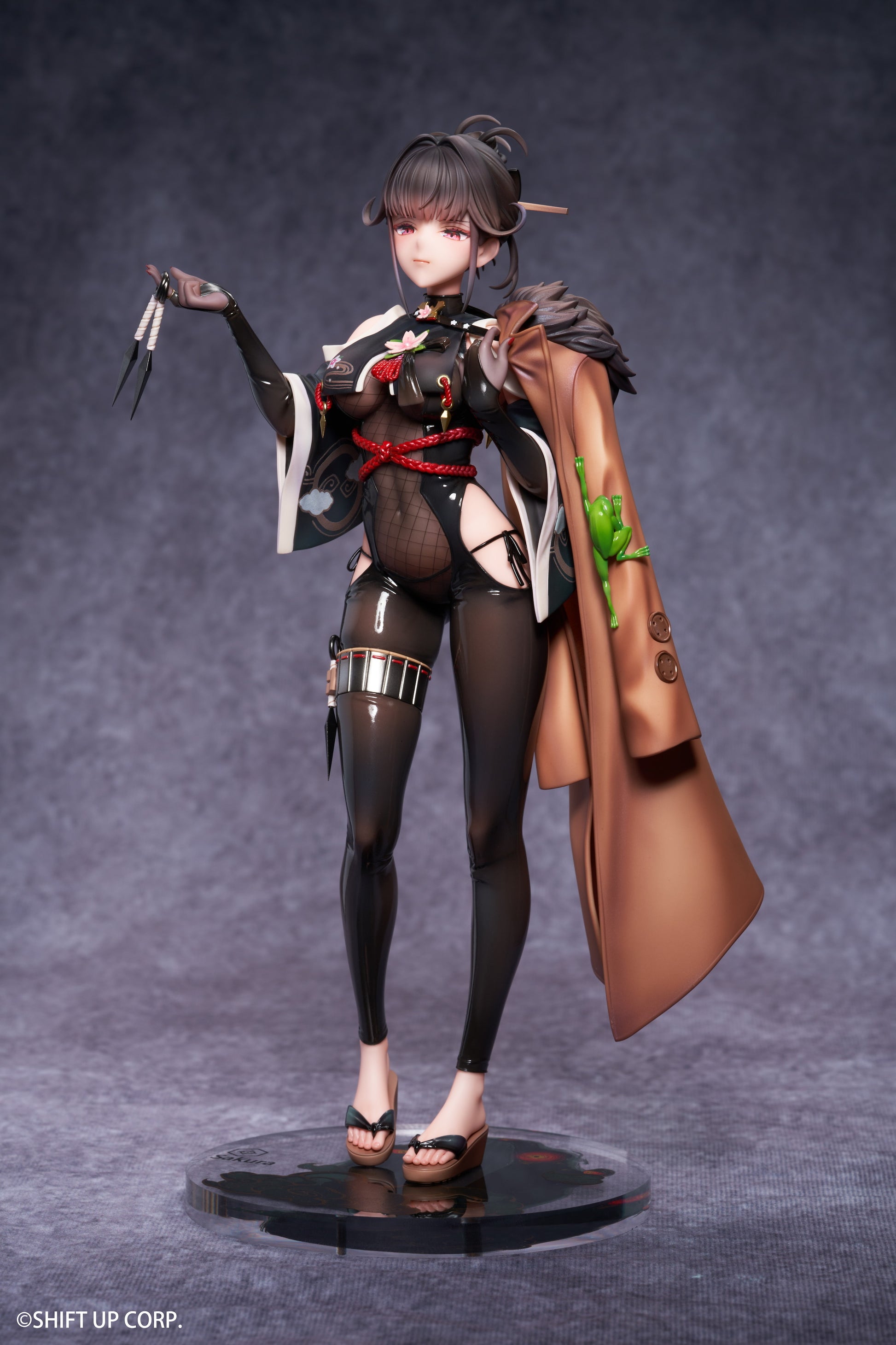 Front view of Sakura 1/7 Scale Figure (Midnight Stealth Ver.) by Hobby Sakura with accessories.