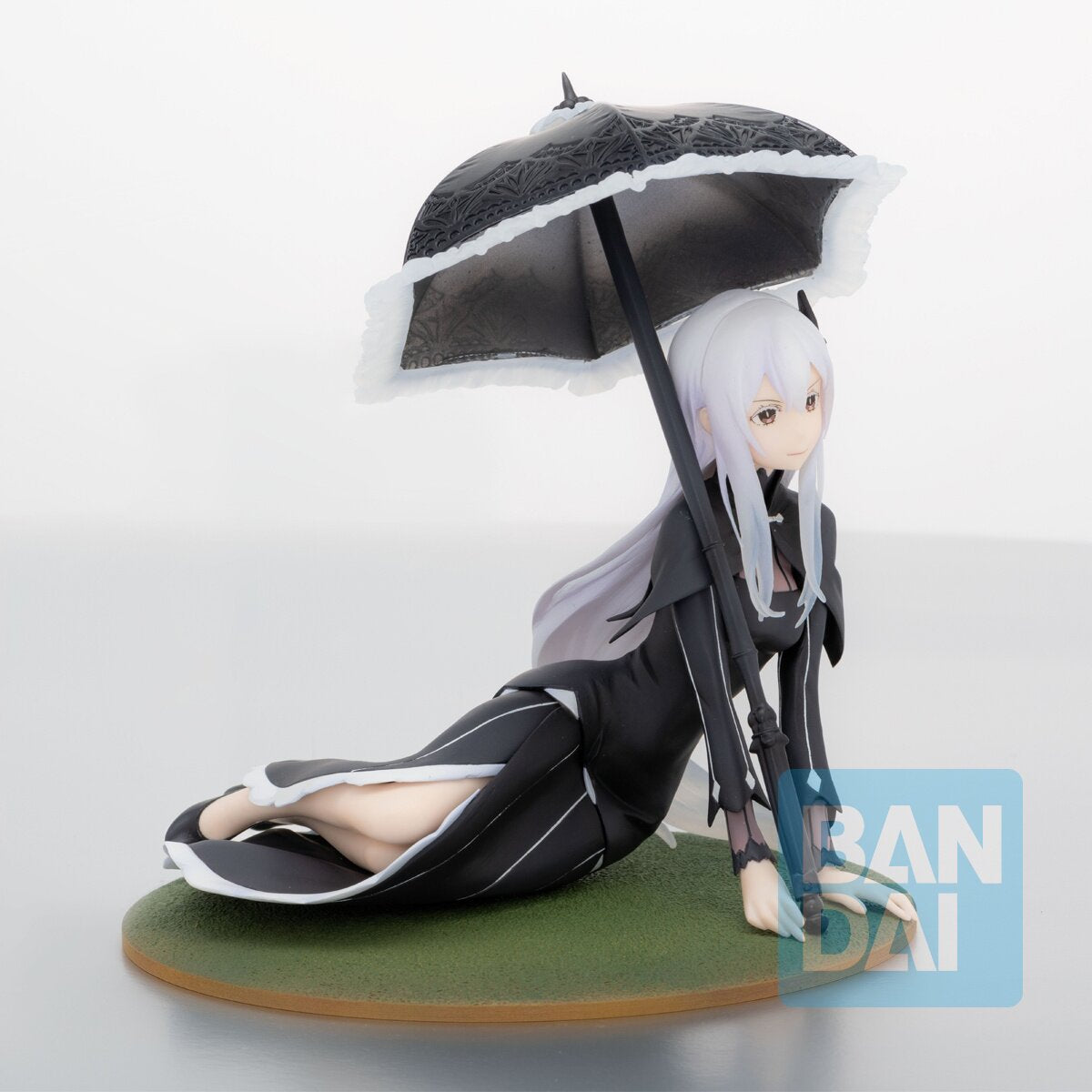 Side profile showcasing Echidna's lounging pose and parasol details.