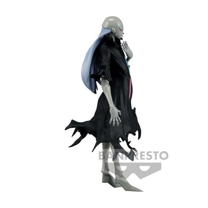 Side view showcasing Beretta’s dynamic pose and attire.
