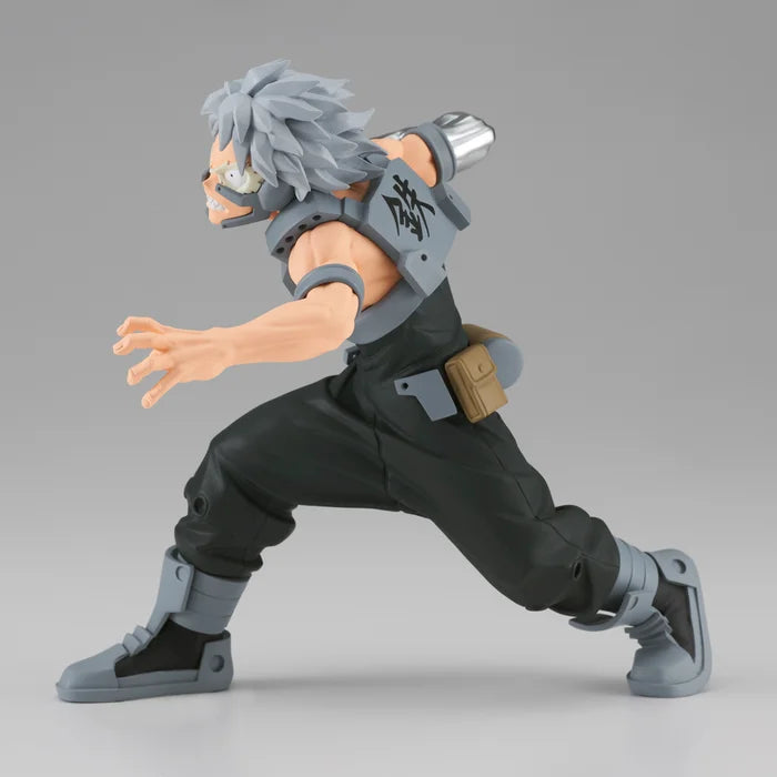 Side view of Banpresto Real Steel figure highlighting anime-accurate detailing.