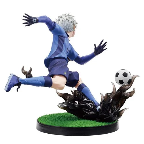 Back view of Bandai Spirits Seishiro Nagi figure, highlighting realistic textures and shading.